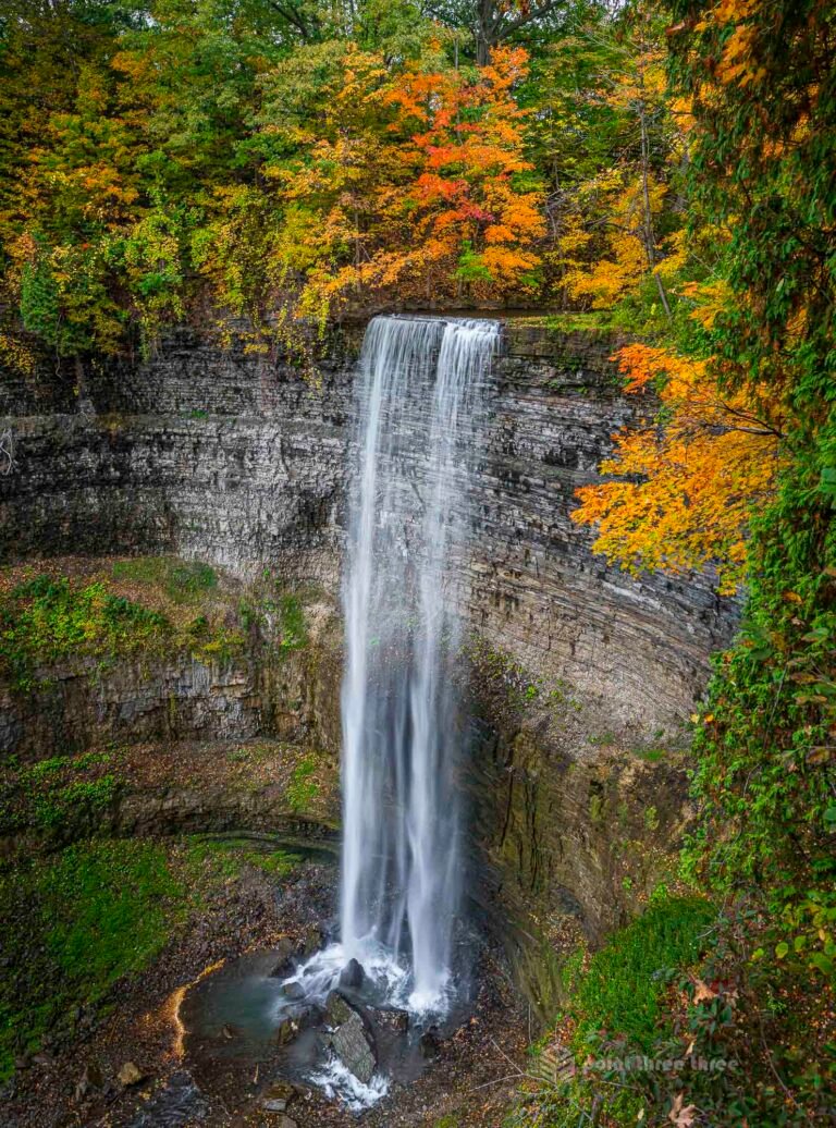 Fall colors, Tew's Waterfall, Hamilton, Ontario